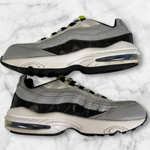 Kids Nike Air Max 95 size 3Y - Picture 5 of 7